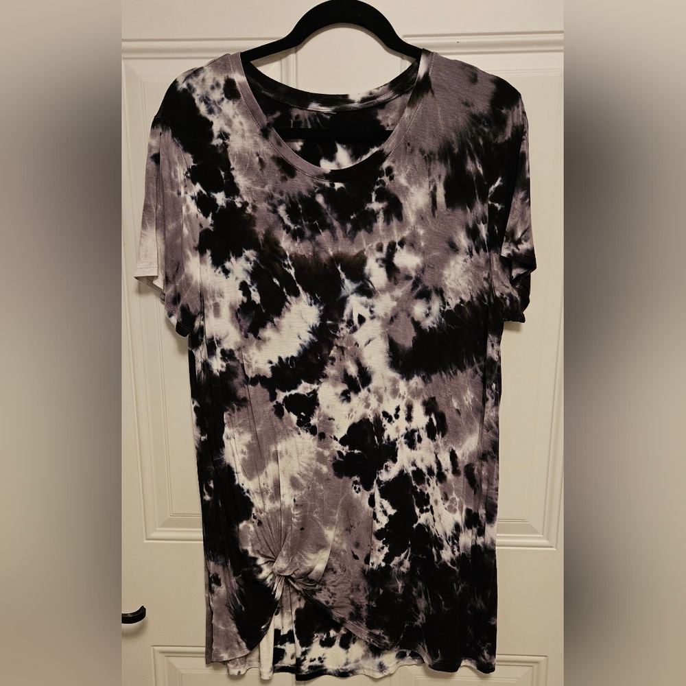 Zenana Stylish Black, Grey and White Tie-Dye Women's Top With Knot Detailing